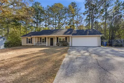 127 Springbrook Dr, Auburn, GA 30011