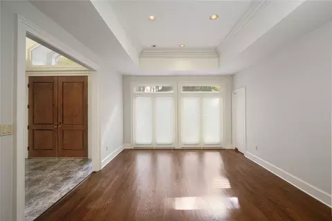 6010 Heards Dr, Sandy Springs, GA 30328 photo 9