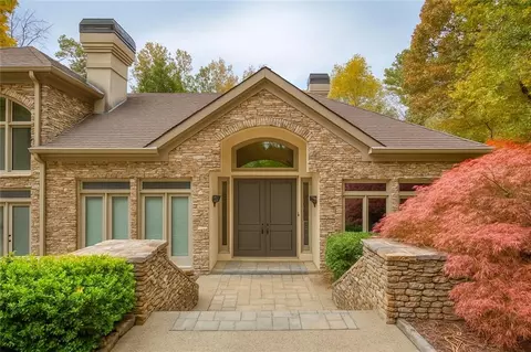 6010 Heards Dr, Sandy Springs, GA 30328 photo 3
