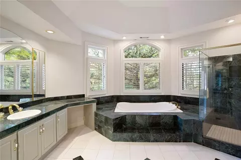 6010 Heards Dr, Sandy Springs, GA 30328 photo 32