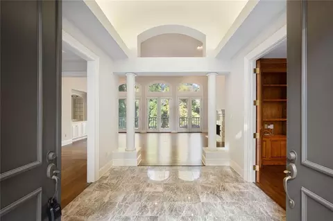 6010 Heards Dr, Sandy Springs, GA 30328 photo 5