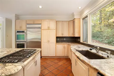 6010 Heards Dr, Sandy Springs, GA 30328 photo 17