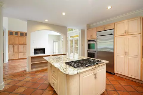 6010 Heards Dr, Sandy Springs, GA 30328 photo 18