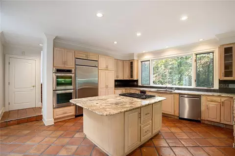 6010 Heards Dr, Sandy Springs, GA 30328 photo 16