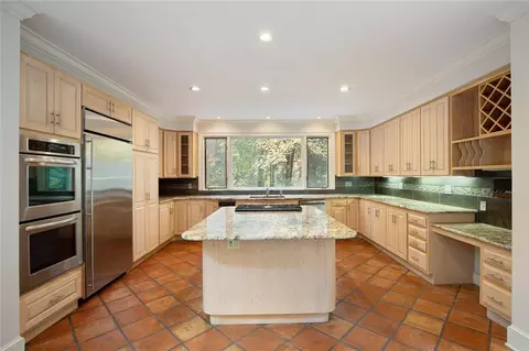 6010 Heards Dr, Sandy Springs, GA 30328 photo 15