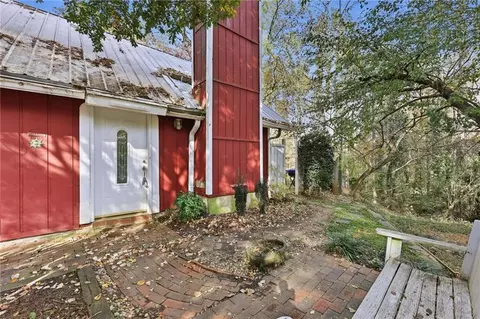 Exterior - 9060 Ruby Ln, Gainesville, GA 30506 photo 11 of 12