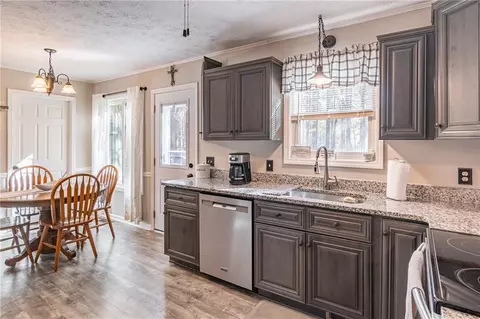 Kitchen - 867 Windward Rd, Winder, GA 30680 photo 6 of 8
