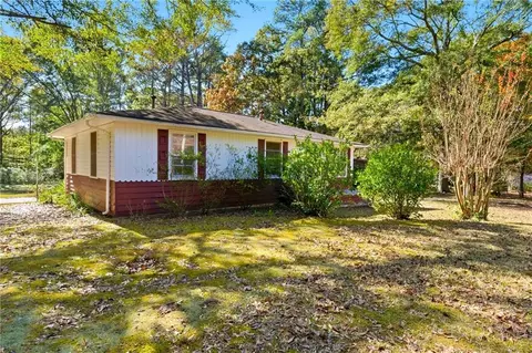 15 Dixie Dr, Stockbridge, GA 30281