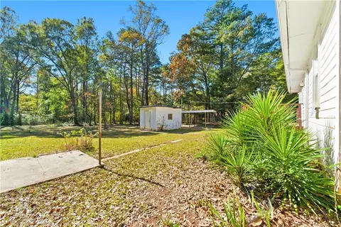 Exterior - 15 Dixie Dr, Stockbridge, GA 30281 photo 6 of 9