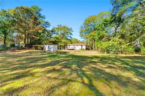 Exterior - 15 Dixie Dr, Stockbridge, GA 30281 photo 8 of 9