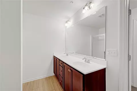 Bath - 3920 Augustine Pl, Rex, GA 30273 photo 3 of 3