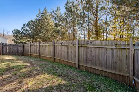 Exterior - 1995 Villa Spring Ct, Dacula, GA 30019 photo 5 of 7