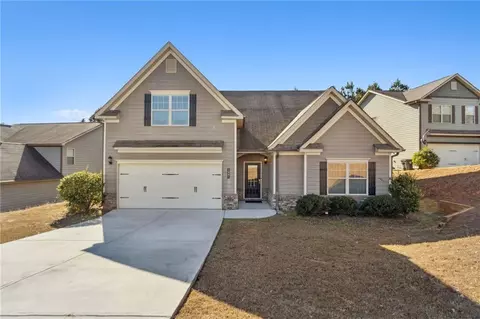 Exterior - 1995 Villa Spring Ct, Dacula, GA 30019 photo 2 of 7