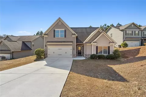 Exterior - 1995 Villa Spring Ct, Dacula, GA 30019 photo 4 of 7