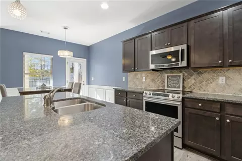 Kitchen - 1995 Villa Spring Ct, Dacula, GA 30019 photo 2 of 5