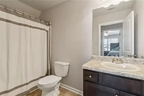 Bath - 1995 Villa Spring Ct, Dacula, GA 30019 photo 2 of 3