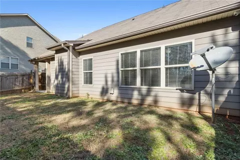 Exterior - 1995 Villa Spring Ct, Dacula, GA 30019 photo 6 of 7