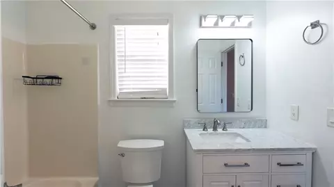 Bath - 3954 White Owl Ct, Duluth, GA 30097 photo 2 of 4