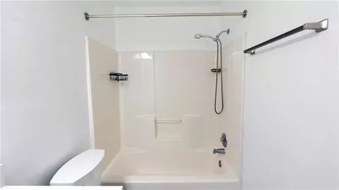 Bath - 3954 White Owl Ct, Duluth, GA 30097 photo 4 of 4