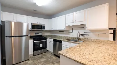 Kitchen - 3954 White Owl Ct, Duluth, GA 30097 photo 2 of 2
