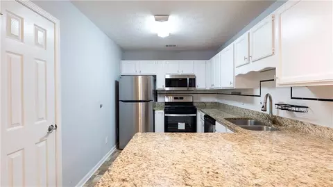 Kitchen - 3954 White Owl Ct, Duluth, GA 30097 photo 1 of 2