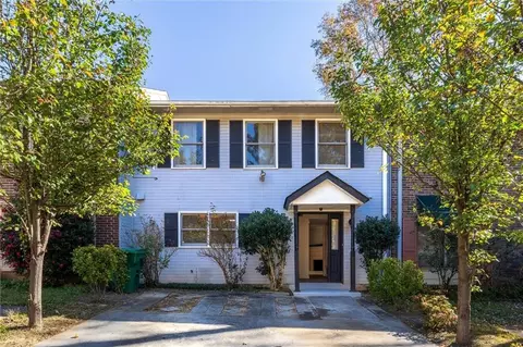 929 Glynn Oaks Dr, Clarkston, GA 30021