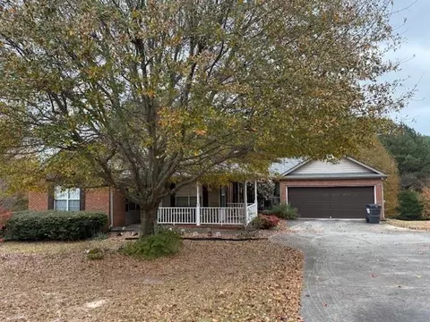 362 Oakwood Dr, Cedartown, GA 30125