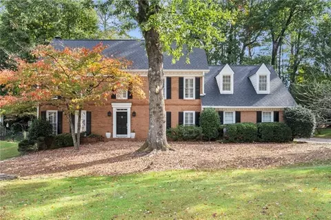 6915 Hunters Knl, Sandy Springs, GA 30328
