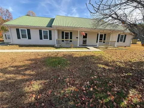770 Johnson Lake Rd SE, Adairsville, GA 30103