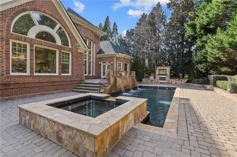1017 Cherbury Ln, Alpharetta, GA 30022