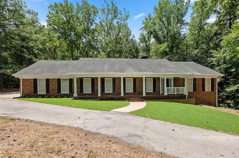 140 Old Fairburn Close, Atlanta, GA 30331