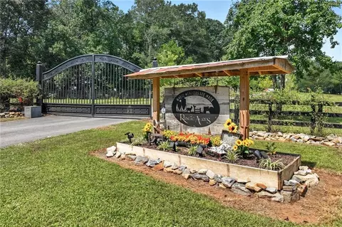 731 Borders Rd, Commerce, GA 30530