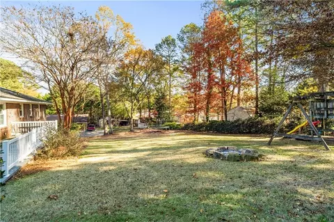 Exterior - 111 Meadow Ln, Calhoun, GA 30701 photo 8 of 12