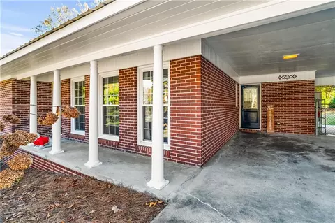 Exterior - 111 Meadow Ln, Calhoun, GA 30701 photo 4 of 12