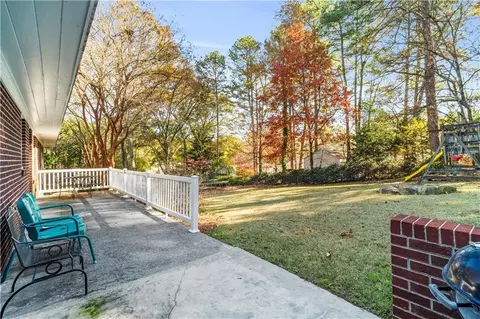 Exterior - 111 Meadow Ln, Calhoun, GA 30701 photo 7 of 12
