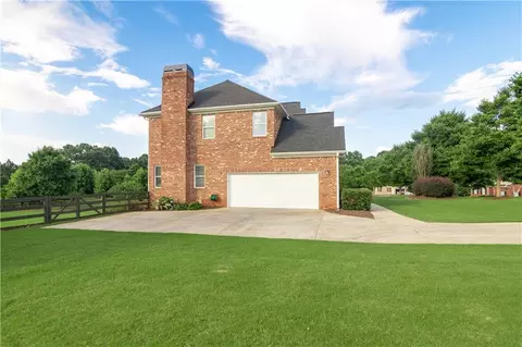1252 White Columns Dr, Monroe, GA 30656 photo 3
