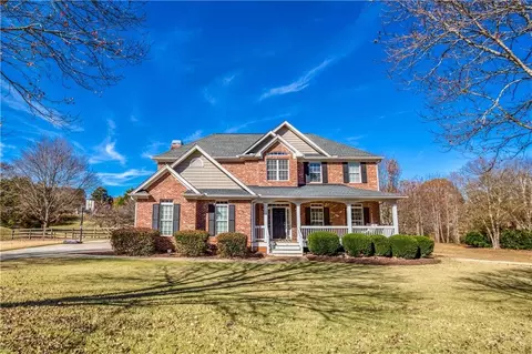 1252 White Columns Dr, Monroe, GA 30656
