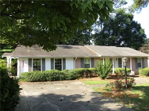 3048 Haverford Ln, Marietta, GA 30067