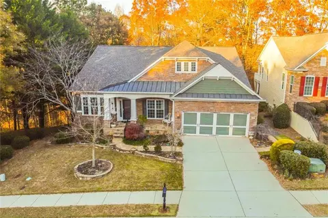 6352 Falling Water Ln, Hoschton, GA 30548