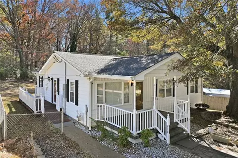 1304 Pine Valley Rd, Gainesville, GA 30501