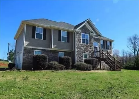 100 Gordons Lake Dr, Temple, GA 30179