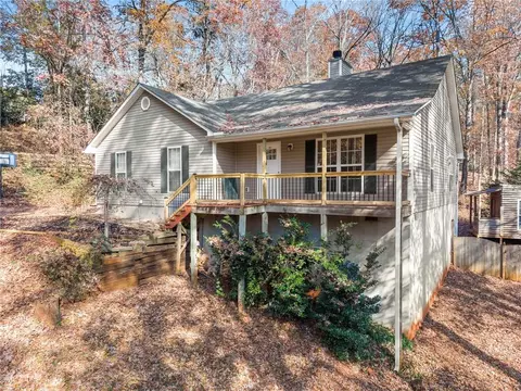 5109 Peach Mountain Cir, Gainesville, GA 30507