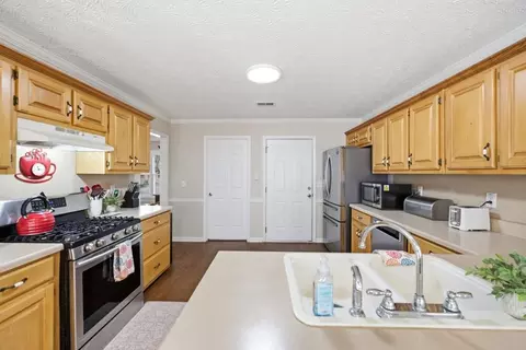 Kitchen - 575 Herring Rd, Grayson, GA 30017 photo 2 of 5