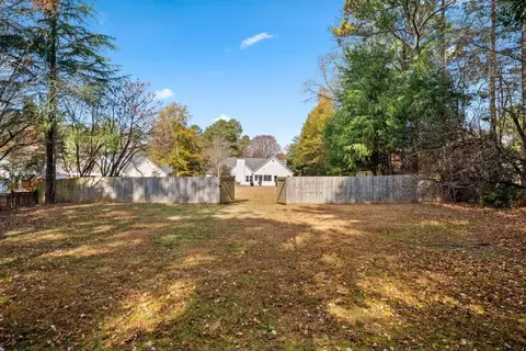 Exterior - 575 Herring Rd, Grayson, GA 30017 photo 13 of 14