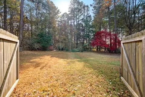 Exterior - 575 Herring Rd, Grayson, GA 30017 photo 11 of 14