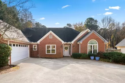 Exterior - 575 Herring Rd, Grayson, GA 30017 photo 2 of 14