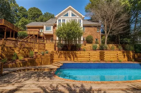4070 Runnymede Dr SW, Lilburn, GA 30047