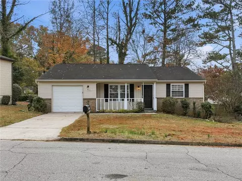 5323 Tracey Dr, Stone Mountain, GA 30088