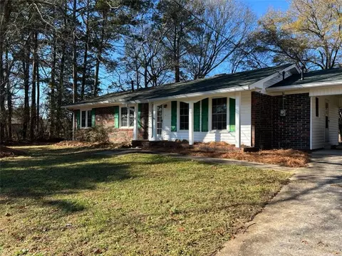 814 Shannon Cir NE, Rome, GA 30161
