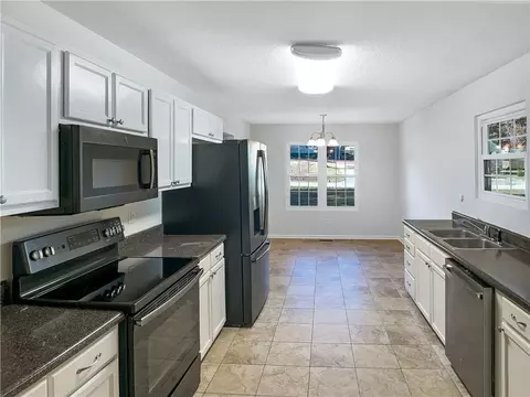 Kitchen - 175 Chatham Dr, Athens, GA 30607 photo 1 of 2